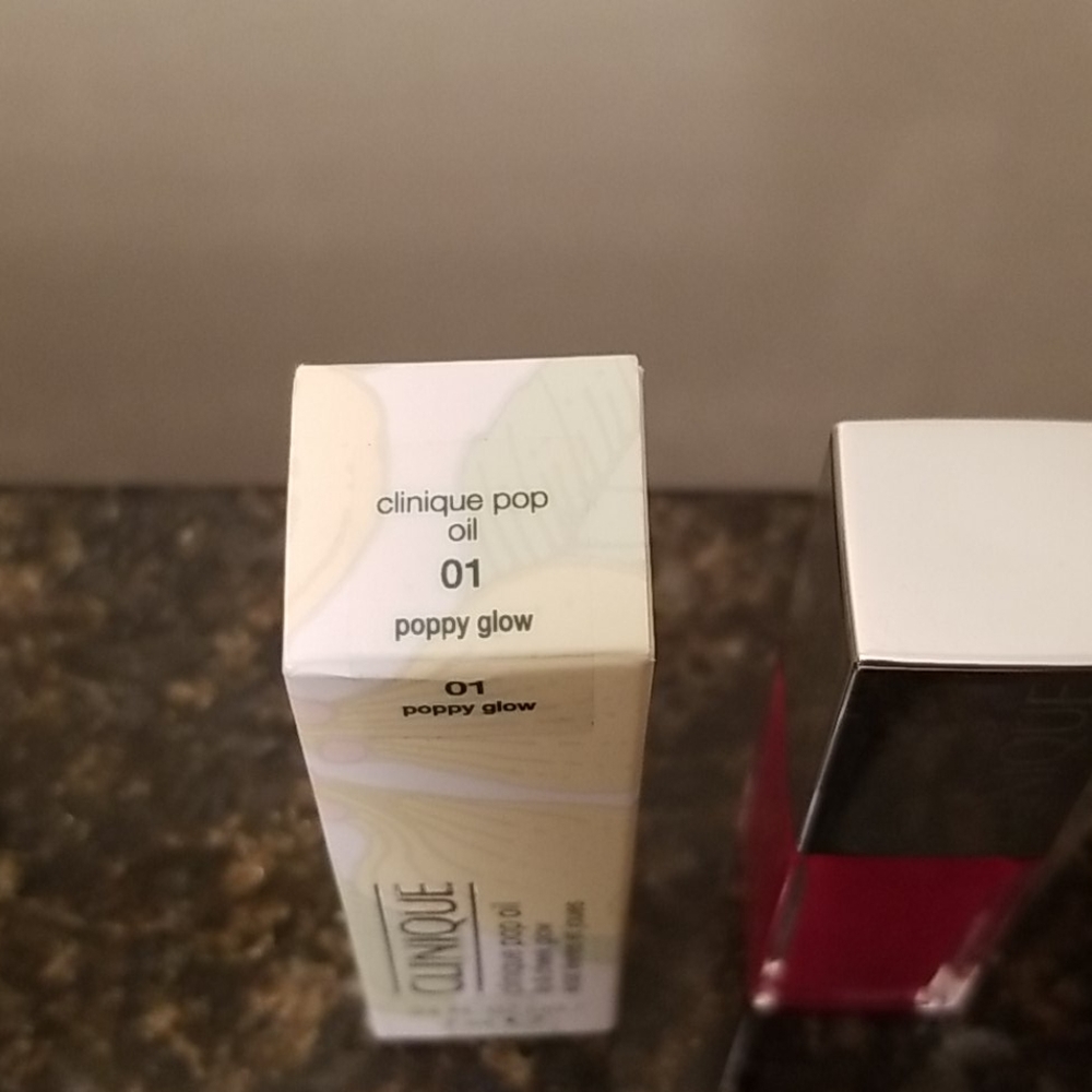 Clinique lip bundle - Picture 2 of 3